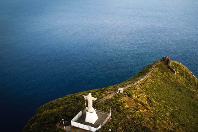 Noleggia un’auto a Madeira e scopri la statua del Cristo Rei